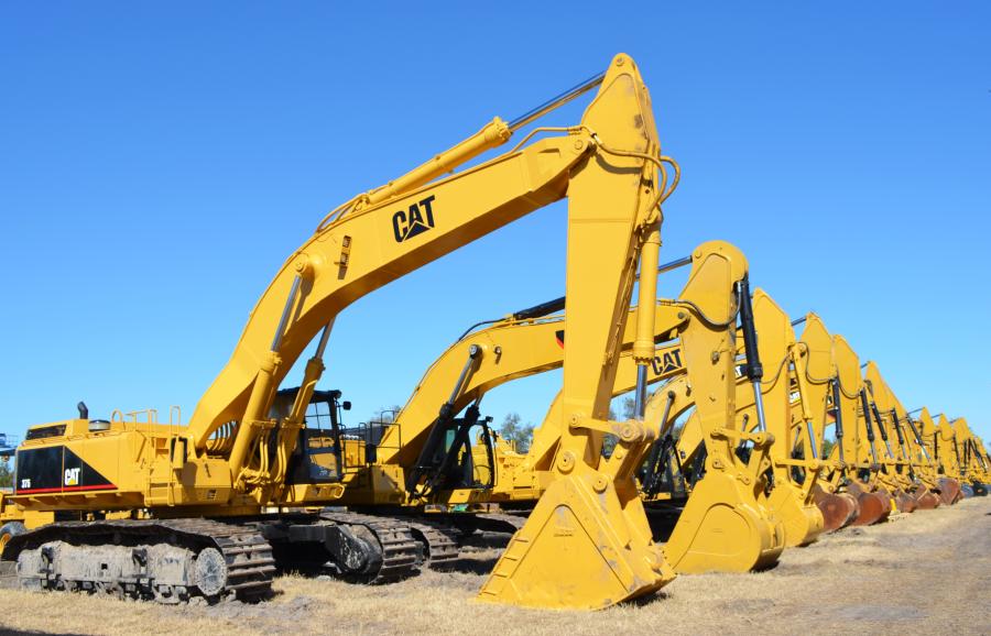 A terrific line-up of excavators of all sizes was available at this auction.
