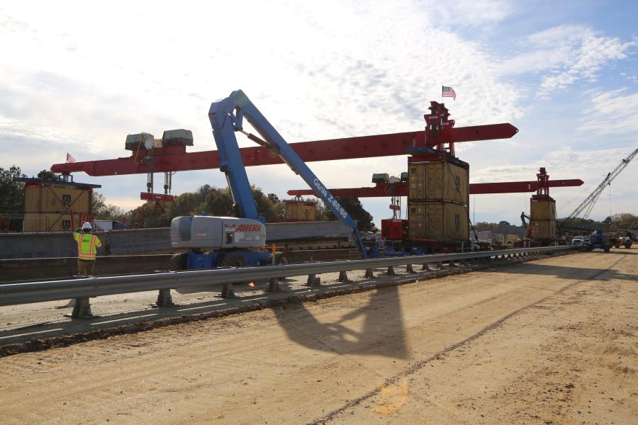 Crews in Jackson, Miss., are nearing completion on a bridge replacement project that made use of a self-propelled modular transporter (SPMT) lifting frame for the first time in Mississippi Department of Transportation (MDOT) history.
(MDOT photo)