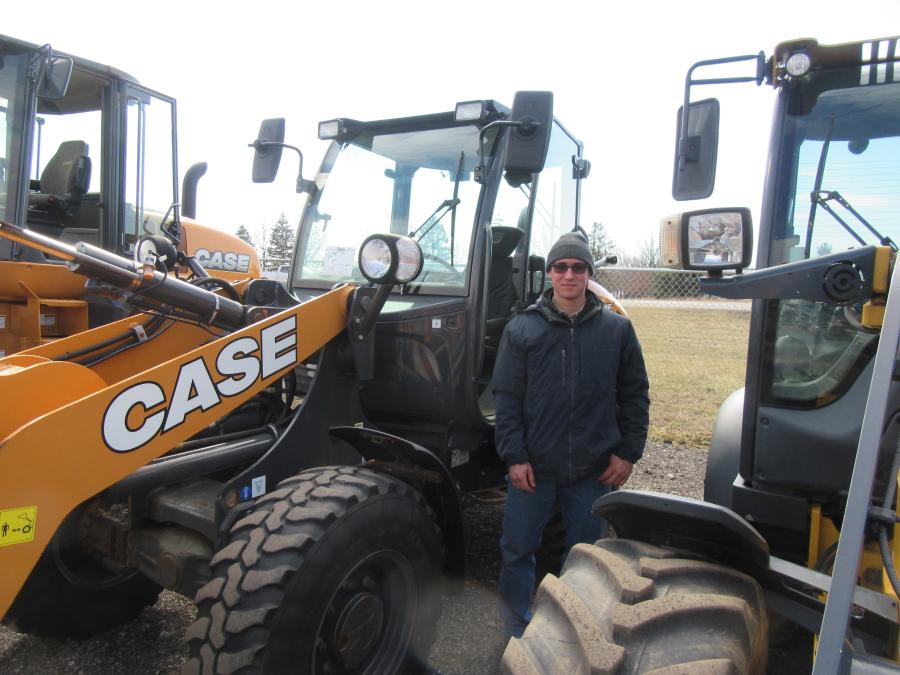 Ken Burkholder of Ashland Hydraulics checked out this Case 21F compact wheel loader at the auction.

