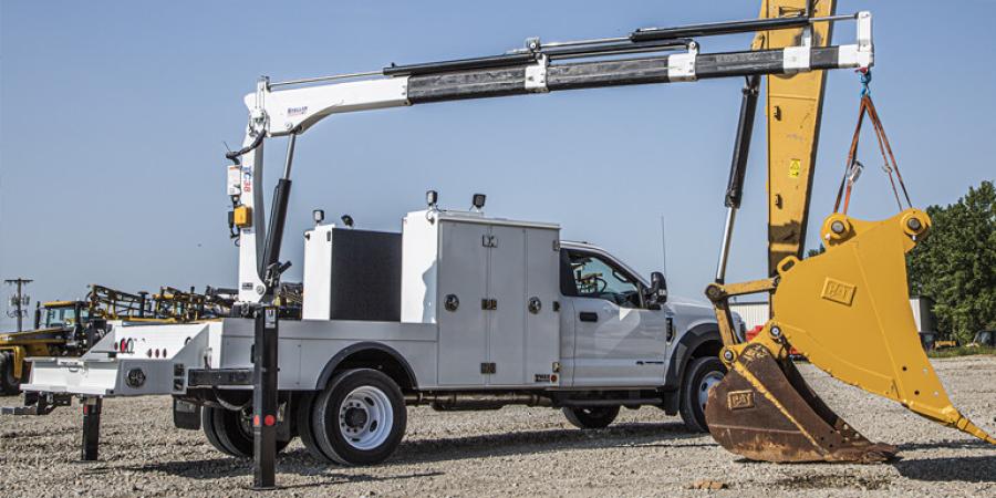 Consistent with all TMAX Series service bodies, the TMAX 1-11 welder body uses stainless-steel billet-style hinges, 3-point stainless steel compression latches and double spring over center door closures. 