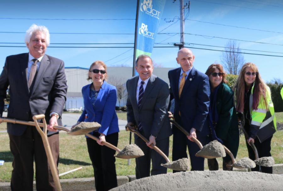 Congressman David Cicilline, Rhode Island Department of Transportation Director Peter Alviti Jr. and Sen. Lou DiPalma joined state and local leaders to break ground on a project to resurface approximately one mile of Aquidneck Avenue in Middletown, from East Main Road to Green End Avenue.