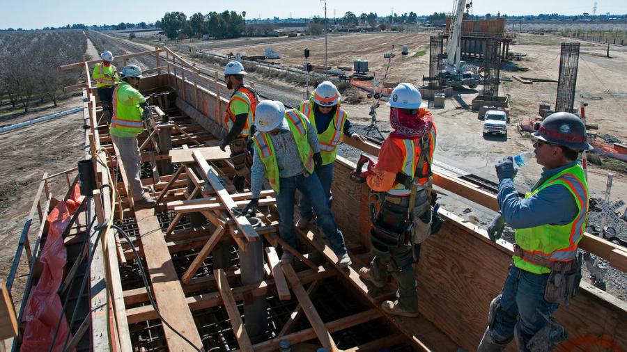 A total of 63 percent of construction workers anticipate their revenues to increase while 60 percent expect their net profits to increase.