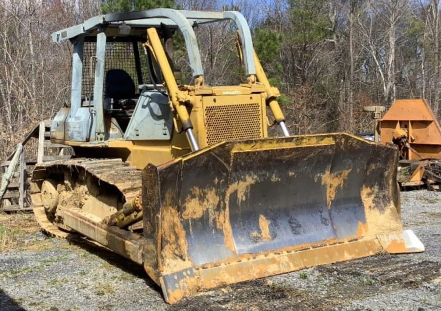 Included in the sale lineup was a 1998 Komatsu dozer.
