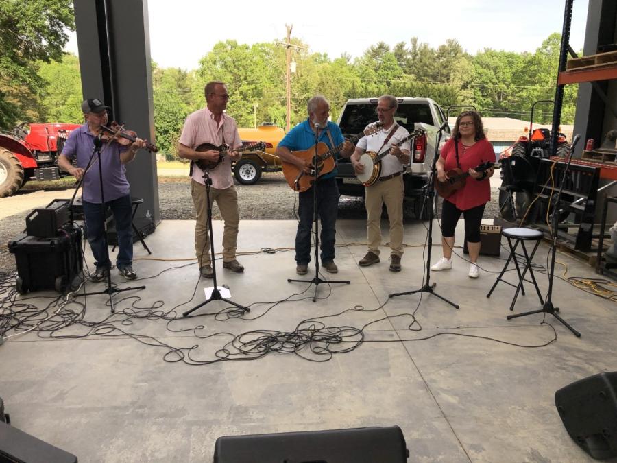 Wires & Wood Bluegrass Band from Morgantown provided entertainment. (L-R) are Roger Ledford, Mike Fitzgerald, Terry Acuff, Alan English and Chrissy Bumgarner.
(CEG photo)