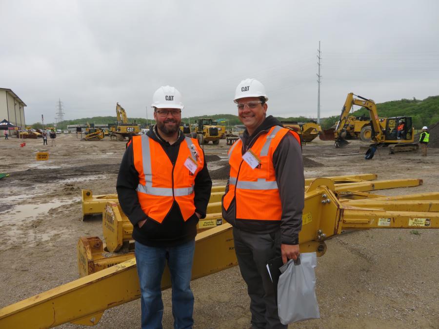 Participating in the operator challenge are Josh Froese (L) and Allyn Sensel, both of Baxmeyer Construction in Waterloo, Ill.
(CEG photo)