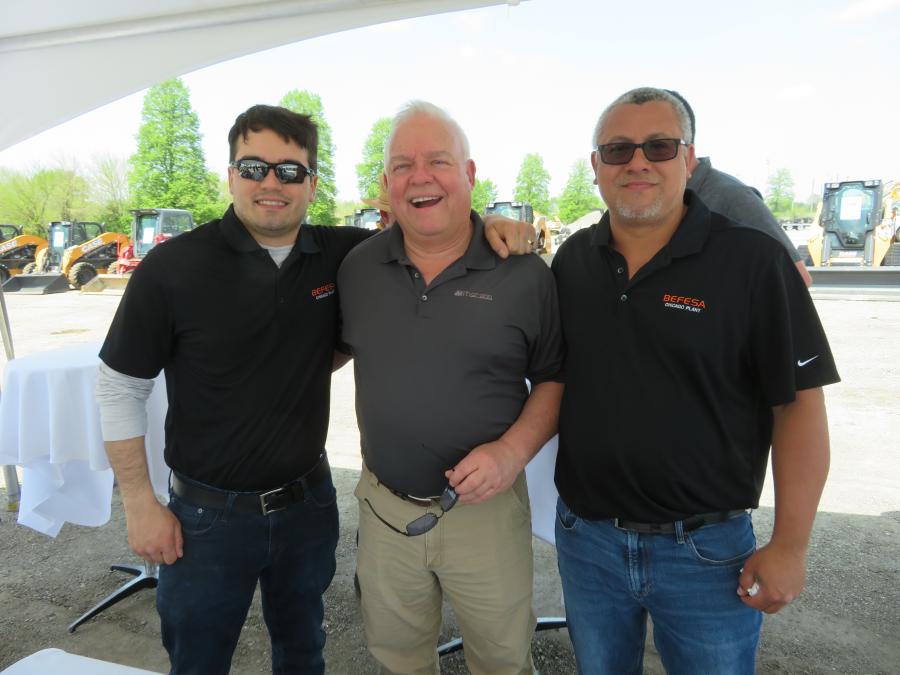 Ray Sullivan (C) of McCann Industries welcomes Ivan Znika (L) and Juan Gonzales, both of Befesa, Chicago plant.
(CEG photo)