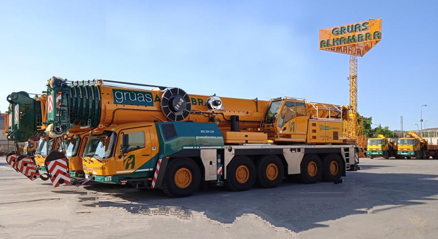 Grúas Alhambra’s new Grove all-terrain cranes at the company’s yard.