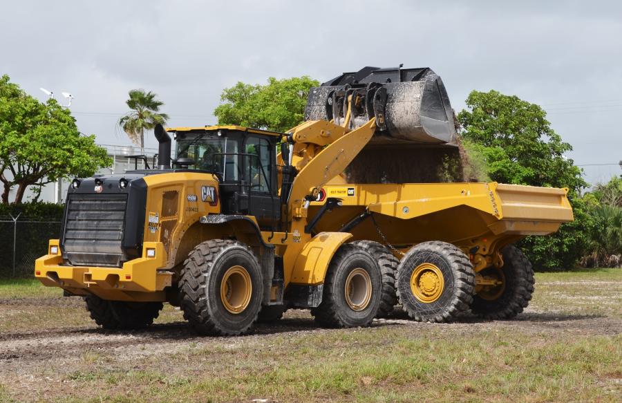 Operating a Cat 950M wheel loader, another challenge contestant makes a run at the Load & Go event.  
(CEG photo)