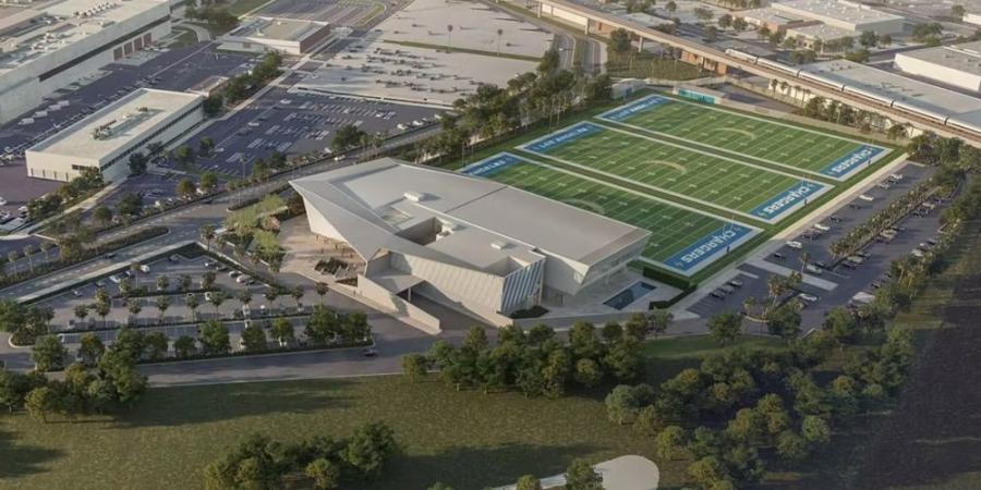The headquarters and training facility will be 145,000 sq. ft. sitting south of El Segundo Boulevard and east of Pacific Coast Highway on Nash Street.
(Courtesy of Los Angeles Chargers)