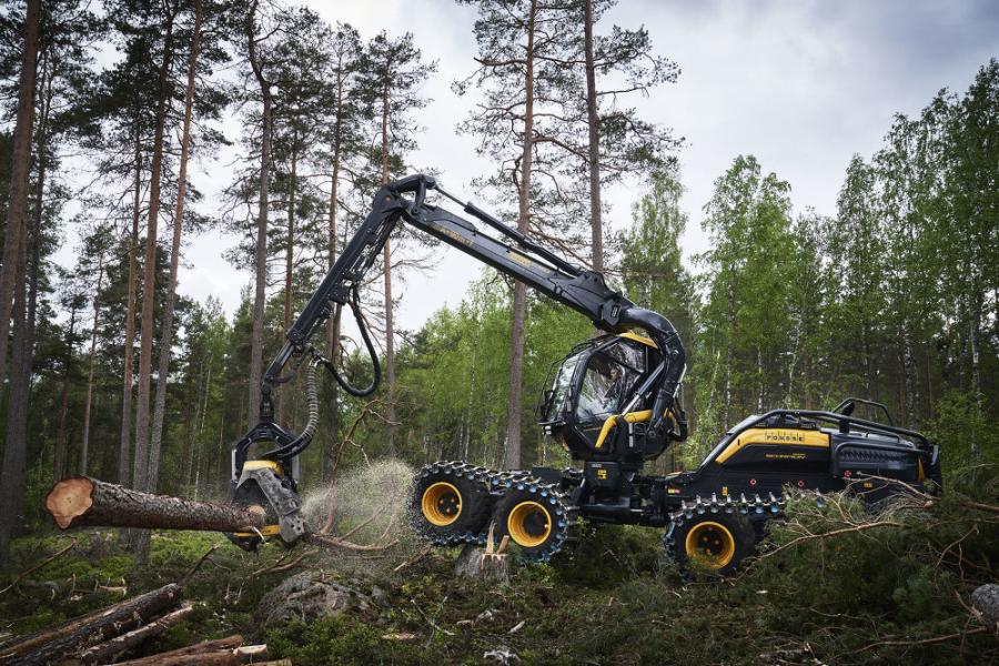 The Scorpion Giant was developed to have more tractive effort, which helps the harvester to be agile even in challenging conditions, including snow, steep slopes and soft terrain.