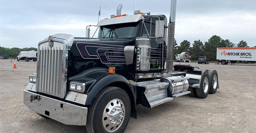 2019 Kenworth W900 6x4 twin-axle truck tractor — $157,500