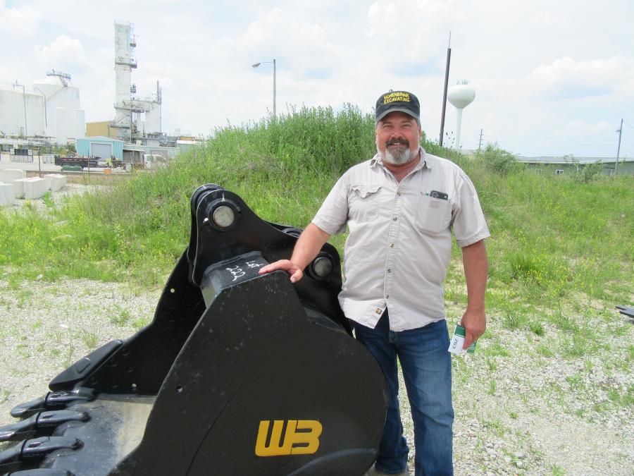 Rick Hohenbrink of Hohenbrink Excavating bought this Werk Brau bucket at the auction.
(CEG photo)