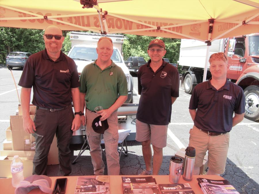 (L-R): Buyers Products’ Jeff Zgrebnak spoke with Jim Advent of the city of Pepper Pike, Frank Kraska, former president of NOSDA and Paul O’Reilly of O’Reilly Equipment.
(CEG photo)