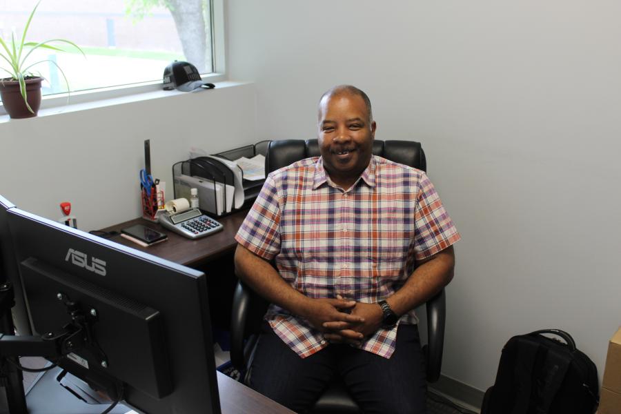 Raymond Smith’s day-to-day operations include providing various reports for upper management and processing payments. Smith has worked in the accounting field for more than 25 years. 