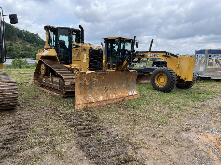 The Cat dozer and the John Deere motor grader were both sold to a grading contractor in Greer, S.C.
(CEG photo)
