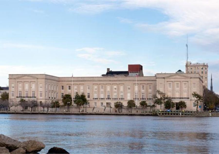 The Alton Lennon Federal Building and U.S. Courthouse on the Cape Fear River in Wilmington, North Carolina. (Library of Congress photo)