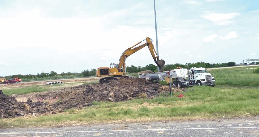 Williams Brothers Construction will completely redesign the U.S. 69 and SH 73 interchange southeast of Beaumont near Port Arthur. Key aspects of this work consist of placing of embankment and the installation of columns.
(Photo courtesy of TxDOT.)