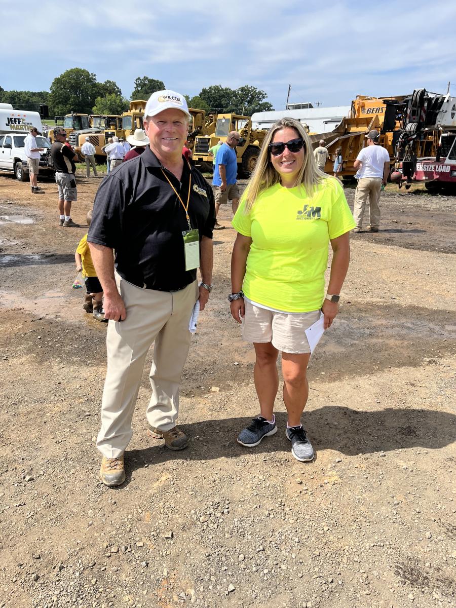 Dan Wilcox of Wilcox Tractor Sales meets up with his friend, Tia Thomas, of Jeff Martin Auctioneers. (CEG photo)