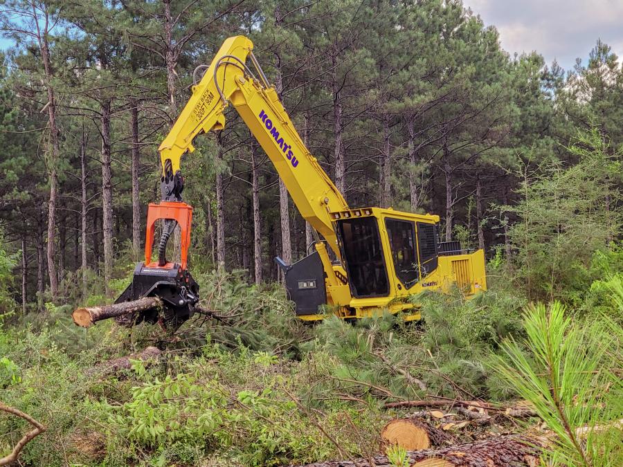 Large trees can be moved more easily due to a powerful swing system and a large swing circle. With reach of up to 29 ft., the maneuverability of the PC230F-11 helps drive productivity.