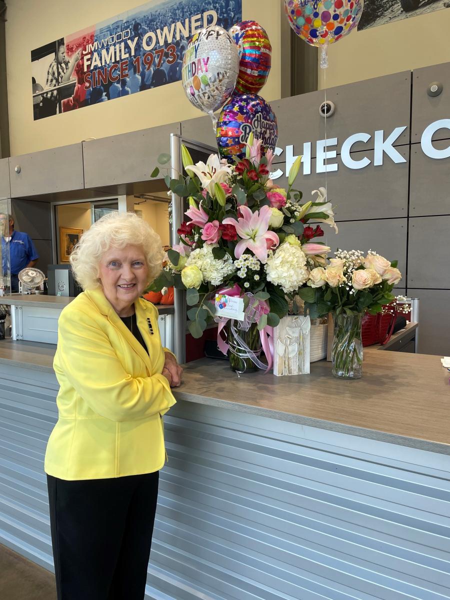 Jan Beckwith’s 80th birthday coincided with the auction. Beckwith has worked with JM Wood Auction for more than 40 years and is known to everyone who comes to bid.  
(CEG photo)