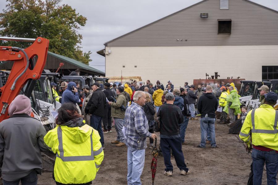 There were more than 900 in-person attendees at Sales Auction Company’s 13th Annual Fall Auction. (CEG photo)