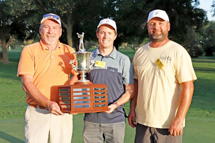 2022 Contractors’ Shoot-Out Champions (L-R) are Tim Lewellen of Boh Brothers Construction Co.; Bryan Sundell of Stewart & Sundell; and Tyler Henry of Concrete Technologies Inc.
(GOMACO photo)