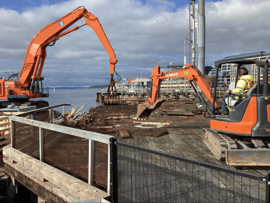 To accomplish the removal, approximately 50,000 sq. ft. of decking and 894 creosote-treated timber piles were removed.
(Photo courtesy of Waterfront Seattle.)