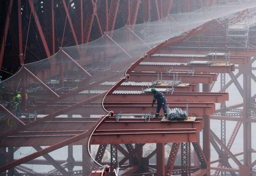 The project aims to add 20-ft.-wide stainless steel mesh nets on both sides of the 1.7-mi. bridge and replace maintenance platforms used by bridge workers that were built in the 1950s.
(Golden Gate Bridge photo)