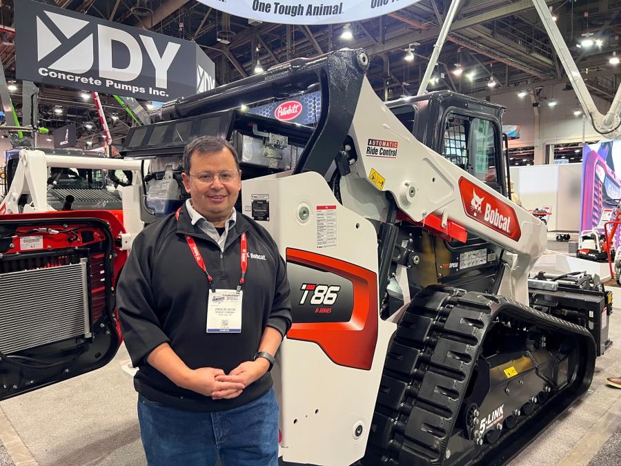 Jorge De Hoyos, senior product manager, loaders, of Bobcat company, was kept busy explaining the many features of Bobcat’s largest loader — the T86.
(CEG photo)