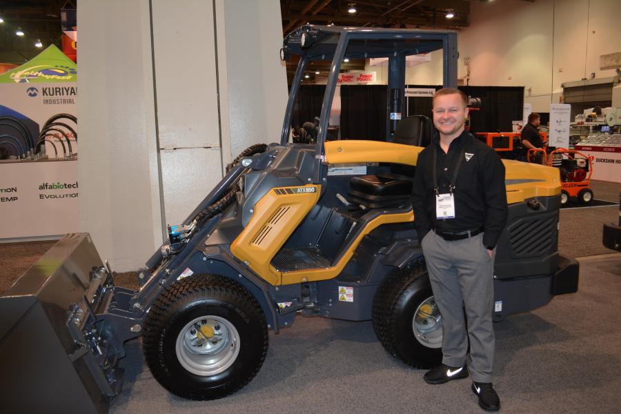 The Vermeer ATX850 compact articulated loader is popular in a variety of applications, such as property maintenance, landscaping and tree work, according to Brandon Nelson, Vermeer’s tree care, rental and landscape product specialist.
(CEG photo)