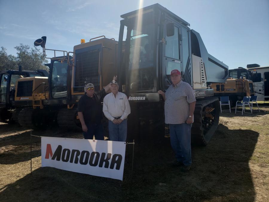 (L-R): Morooka’s Ken Byrd, John Lide and Ronnie Byrd with this MST 4000 VDR track carrier. This carrier has the largest capacity payload of any rotator in the United States.
(CEG photo)