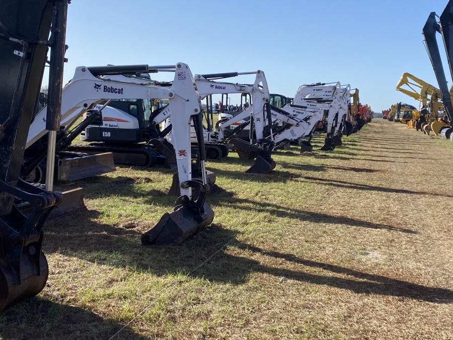 Alex Lyon & Son’s yard in Bushnell, Fla., featured one of the best-looking lineups of excavators to be found anywhere in the country.
(CEG photo)