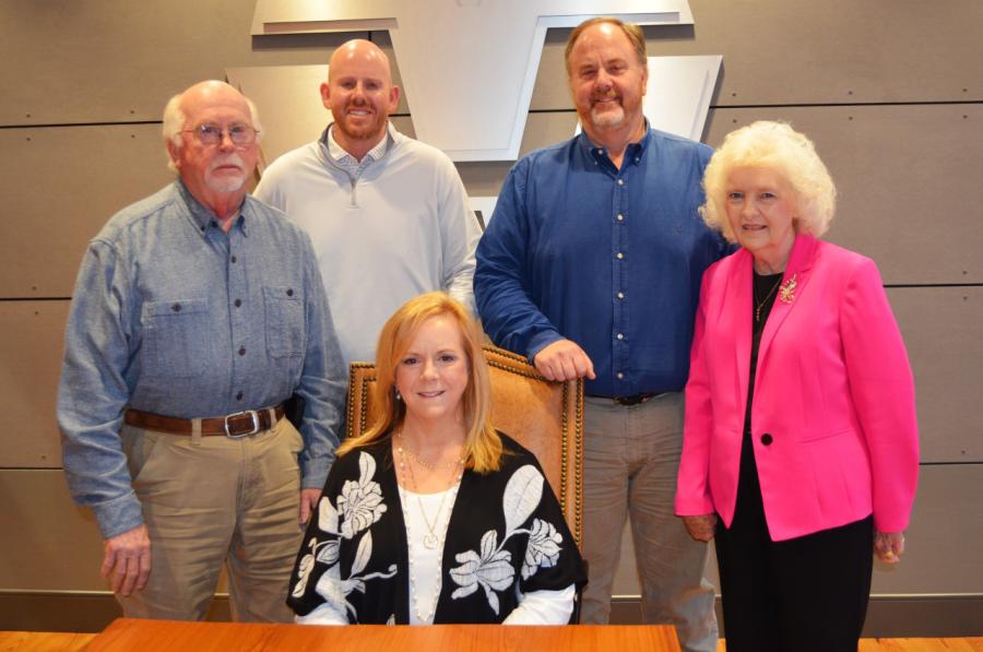 (L-R, standing): JD Gray, Russ Wood, Bryant Wood, Jan Beckwith and Kim Wood-Cox (seated) guide the company in the second generation of ownership.
(Photo courtesy of JM Wood.)