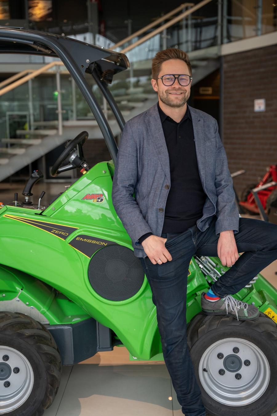 “The cooperation with Avant Power, and the batteries they have developed, allow us to build the kind of electric loaders that the market has been longing for. Longer working time and more affordable pricing have been key issues with electric loaders until now. With the new e5 models, we intend to tackle them both,” said Jani Käkelä, CEO of Avant Tecno.