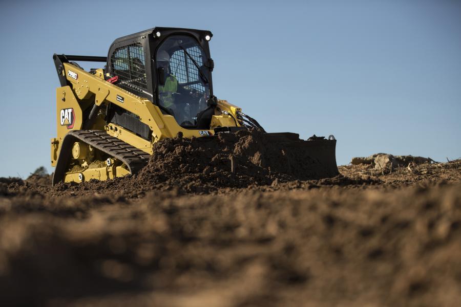 A valuable tool for experienced as well as novice operators, the new 3D GPS/GNSS grade control for smart dozer blades on Cat CTL machines guides the operator to accurately grade planes, slopes, contours and complex curves.