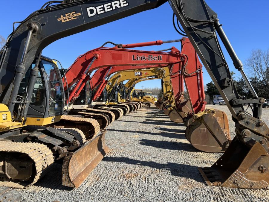 All of the excavators were sold, including a few purchased over the internet.
(CEG photo)