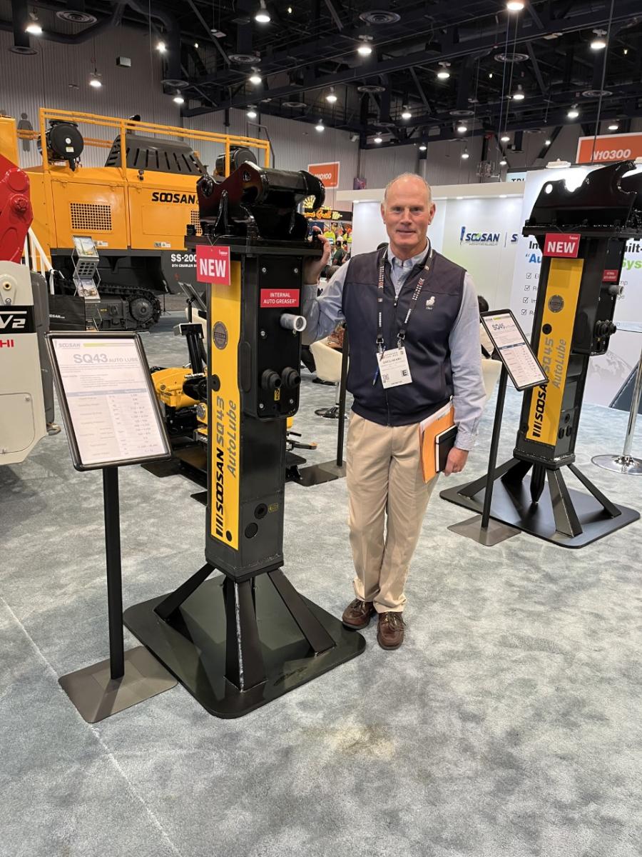 Greg Henry, director of sales and marketing of Soosan USA was on hand to share information on the company’s auto greasing system. 