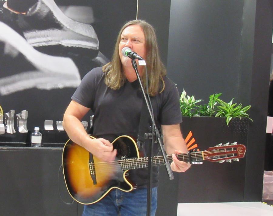 Recording artist, Edwin McCain entertains with a performance of his popular song, “I’ll Be” at the FAE USA booth. 