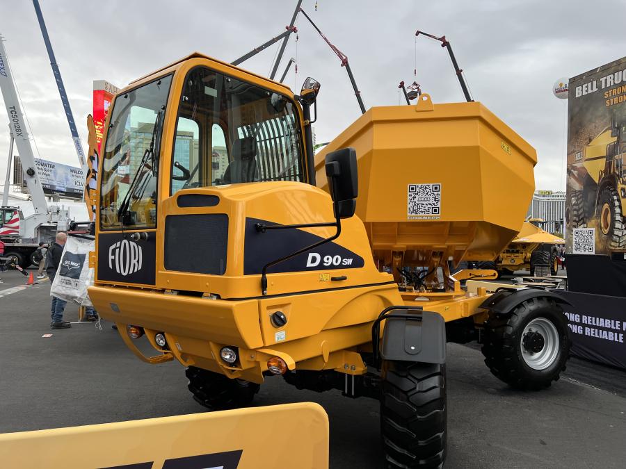 Bell Trucks’ Fiori D 90 SW dumper is equipped with a 180-degree positioning tipping body, making it suitable for a variety of jobs. 