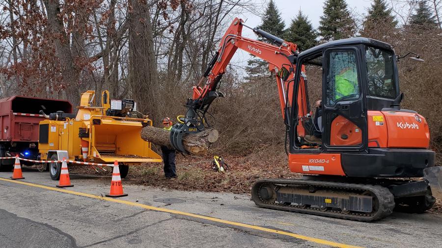 The Harding Department of Public Works has streamlined its tree recycling operation with the help of a new Exac-One GRP200-7 hydraulic grapple and Black Splitter S2 800 cone splitter from Ransome Attachments.