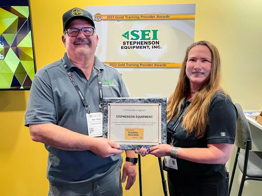 Ray Feidt, Stephenson’s corporate inspection/training manager, leads Stephenson’s program and was on hand to accept the award from CCO’s Marketing Director Tara Whittington.