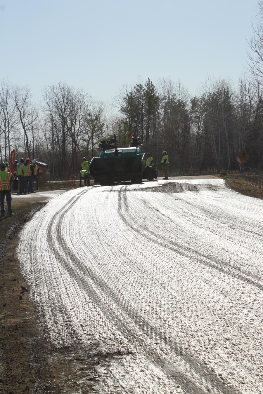 Lining up the paver for the first load.
(CEG photo)
