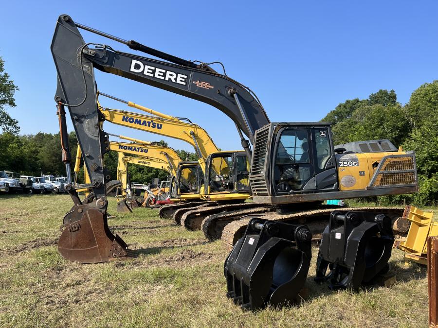 The auction featured these excavators, which were in good condition and were all sold to the same contractor in Greenville, S.C.
(CEG photo)