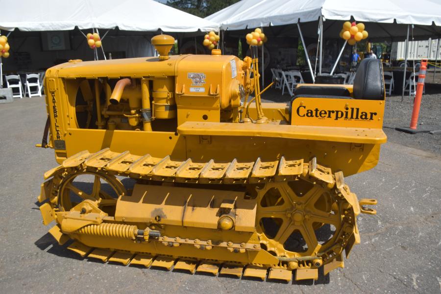 This Cat 22, manufactured in 1938, is owned by Dick Hallberg, Earth Inc.
(CEG photo) 