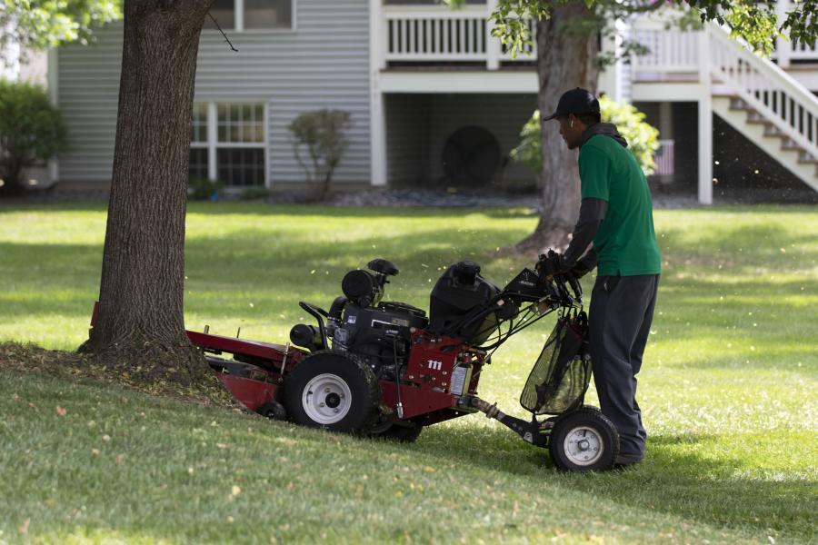 The original 500 Series Wheel Kaddy features suspension and large 13 in. tires for increased comfort. The two-wheel walk behind mower sulky has stood the test of time in the commercial lawncare industry for nearly a decade.