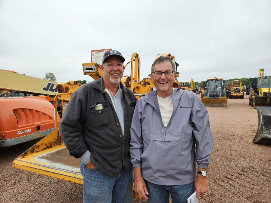 Mike Witzeling (L), manager of Swiderski Equipment’s Antioch, Wis., location, and Sly Krautkramer, COO of Swiderski Equipment.
(CEG photo)
