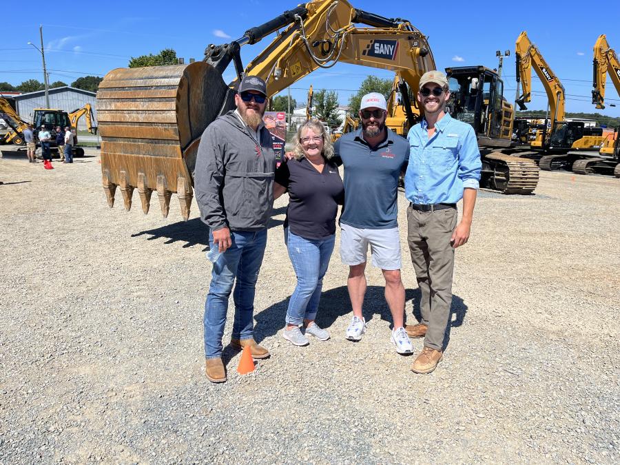 (L-R) are Russell Griffin and Kim Birchfield Myers, both of Ironpeddlers, and Richard Sheehan and Maverick Baucomb, both of Churchill Contracting, Charlotte, N.C.
(CEG photo)