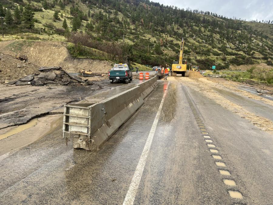 Crews built a gravel road as part of a temporary fix with approximately 2 ft. of fill. The road is now open to all travelers.
(UDOT photo)