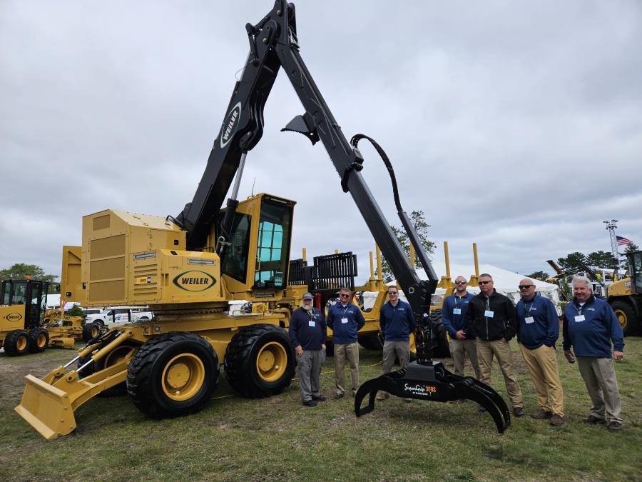 (L-R): Fabick Cat’s Tim Seibel, John Wery, Andrew Beckman, Eric Stoller, Todd Gustafson, Matt Hansen and Mike Lurndal brought this Weiler F888 forwarder machine to the Great Lakes Logging and Heavy Equipment Expo.
(CEG photo)