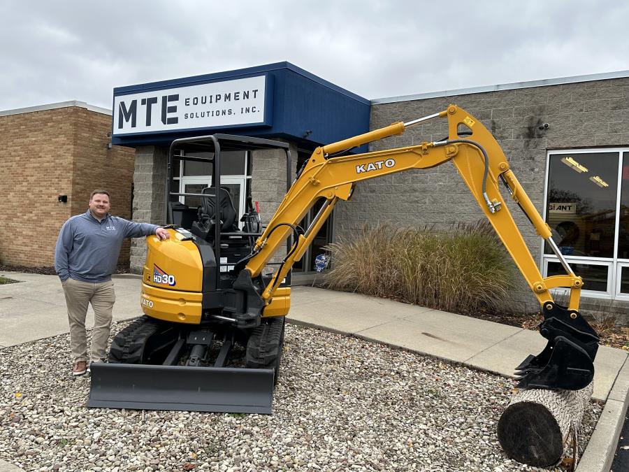 Craig Houseknecht with a Kato HD30 excavator, a part of the new Kato lineup of earthmoving machines now being offered through all MTE Equipment Solutions locations.
(Superintendent’s Profile photo)
